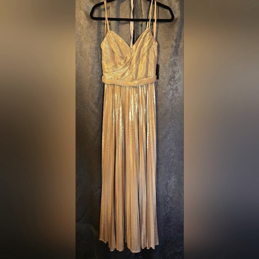 MacDuggal~ Elegant Gold Evening Dress